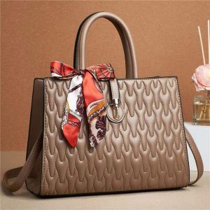 Explosive Women's Bag Elegant square Bag Portable Magnetic