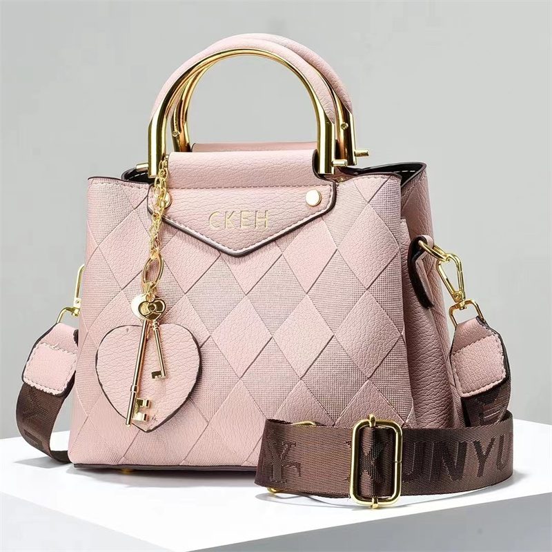 Wide Shoulder Strap Versatile Large Capacity Fashion Retro